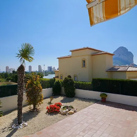Villa Salinas